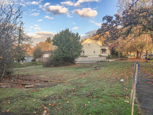 295 SE Fowler St, Roseburg, OR 97470